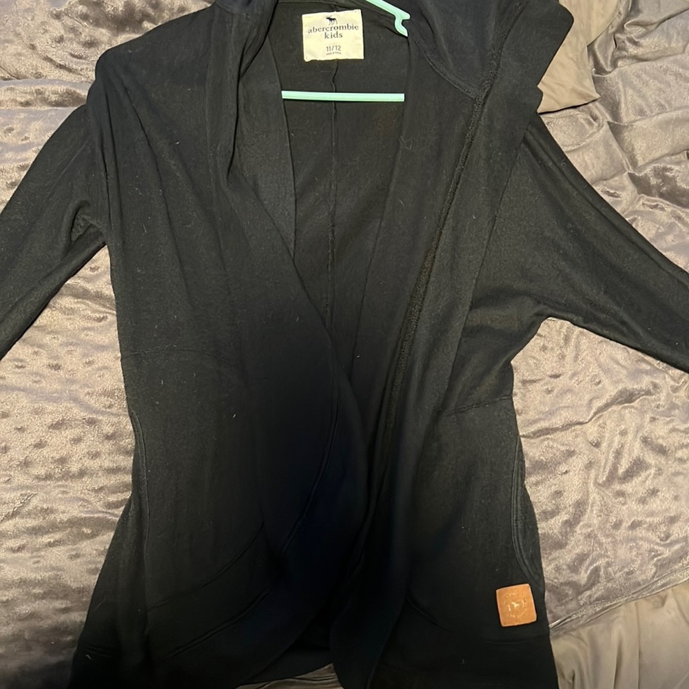 Abercrombie kids cardigan! Fits like a canal-small in adult